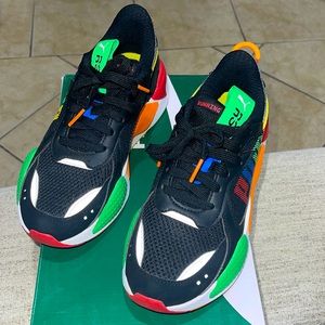 PUMA Big kids size 5 (Women 7)